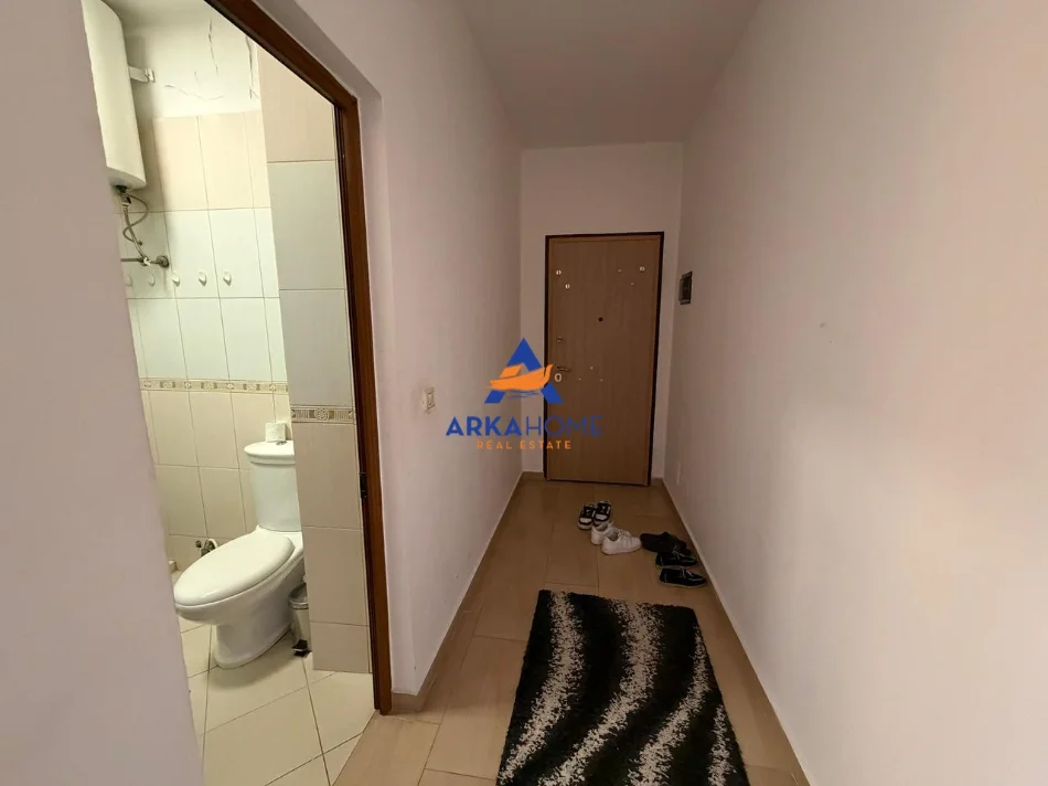 Tirane, jepet me qera apartament 1+1+Ballkon Kati 4, 64 m² 751 € 