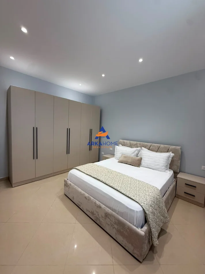 Durres, shitet Vile 3+1+Ballkon Kati 2, 390 m² 400.000 € (LIQENI RUBJEKES)