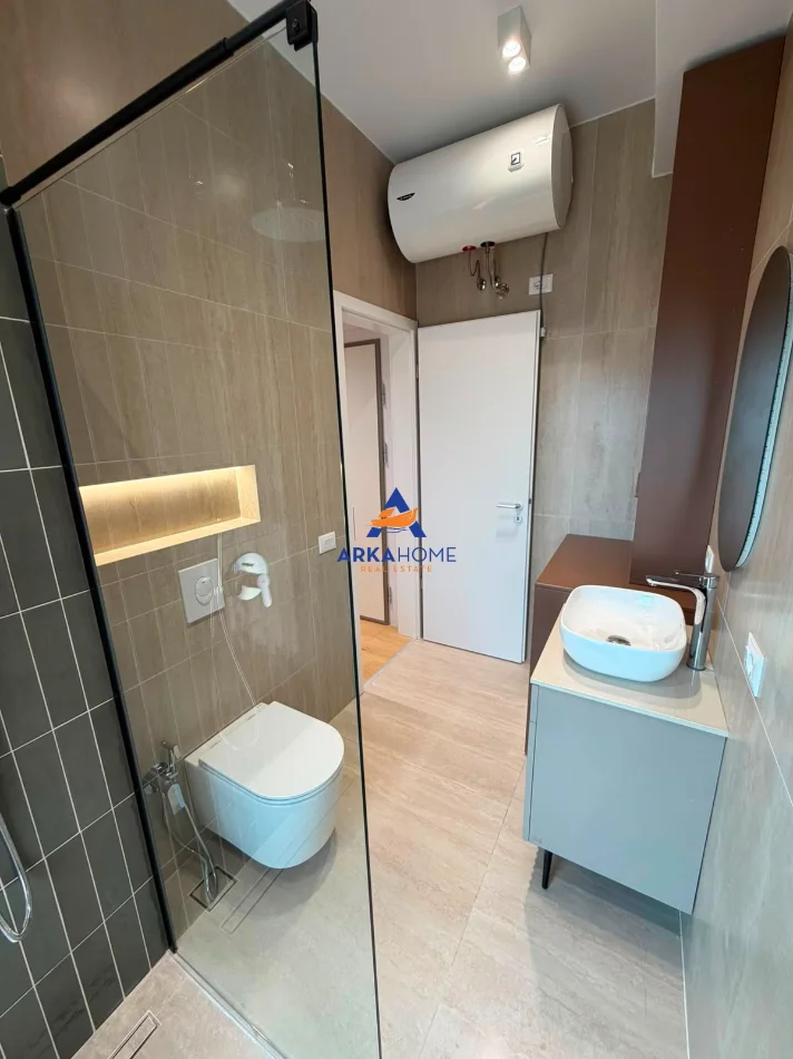 Tirane, jepet me qera apartament 1+1+Ballkon Kati 6, 65 m² 592 € (KOMPLEKSI KADIU)