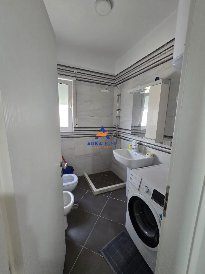 Tirane, jepet me qera apartament 2+1+Ballkon Kati 1, 99 m² 646 € (KOPSHTI BOTANIK)