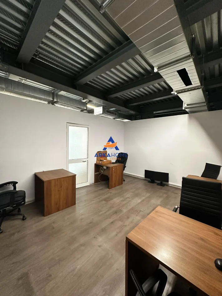 Tirane, jepet me qera zyre Kati 6, 220 m² 3.243 € (Komuna e Parisit)