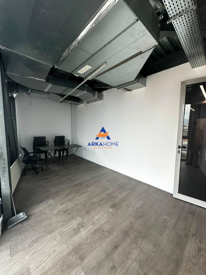 Tirane, jepet me qera zyre Kati 6, 220 m² 3.243 € (Komuna e Parisit)