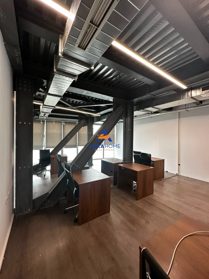 Tirane, jepet me qera zyre Kati 6, 220 m² 3.243 € (Komuna e Parisit)