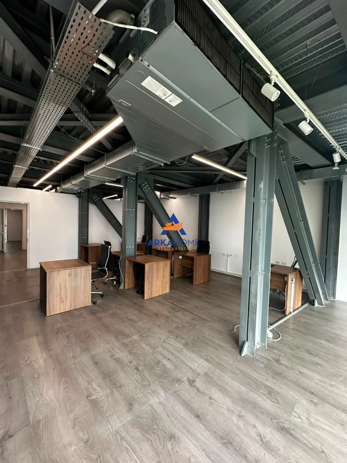 Tirane, jepet me qera zyre Kati 6, 220 m² 3.243 € (Komuna e Parisit)