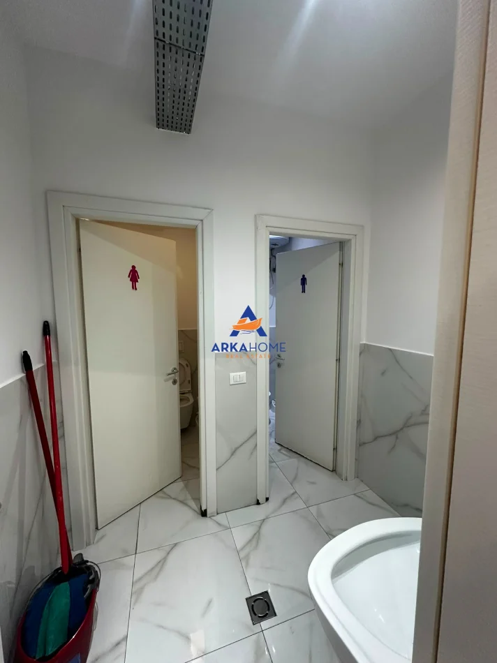 Tirane, jepet me qera zyre Kati 6, 220 m² 3.243 € (Komuna e Parisit)