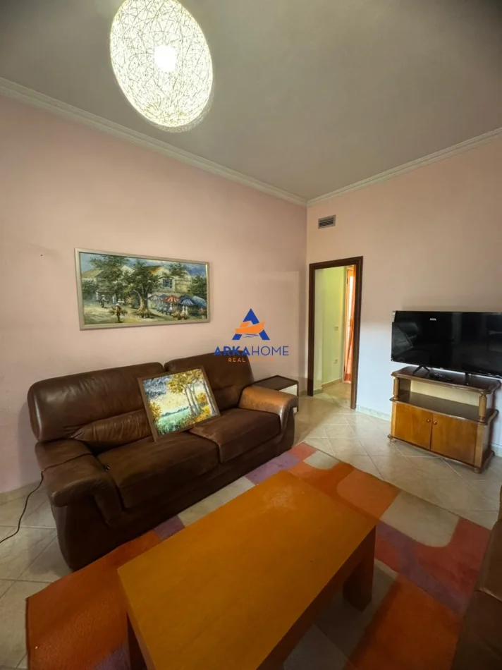 Tirane, jepet me qera apartament 1+1 Kati 3, 70 m² (SELITE)