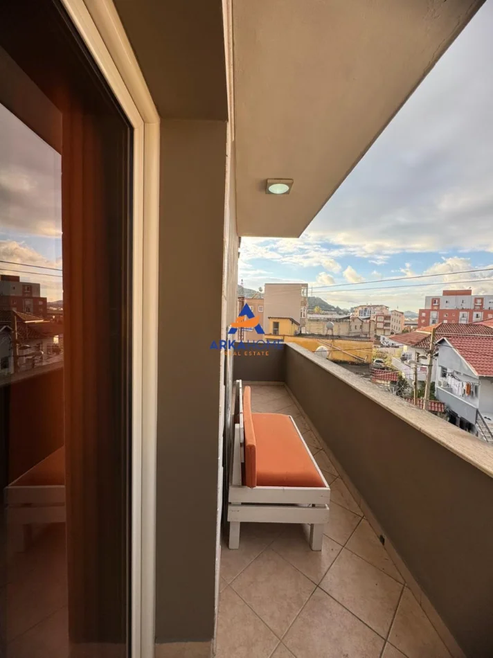 Tirane, jepet me qera apartament 1+1 Kati 3, 70 m² (SELITE)