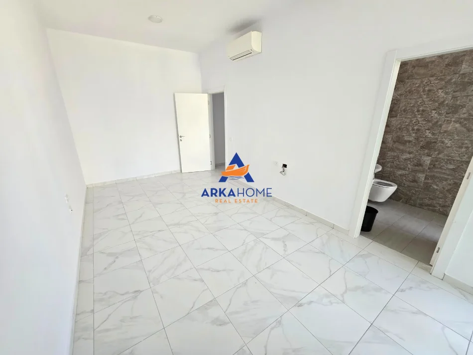 Tirane, jepet me qera zyre Kati 2, 111 m² 1.080 € (21 DHJETORI)