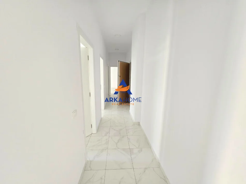 Tirane, jepet me qera zyre Kati 2, 111 m² 1.080 € (21 DHJETORI)
