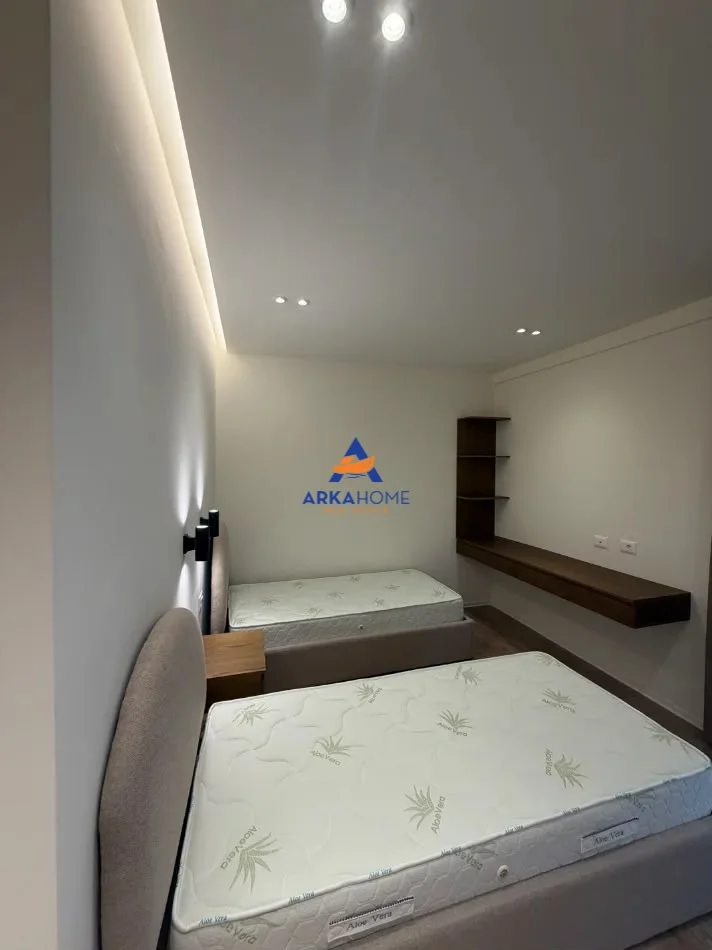 Tirane, jepet me qera apartament 3+1+Ballkon Kati 3, 127 m² 1.100 € (BULEVARDI RI)