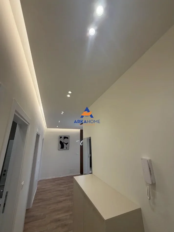 Tirane, jepet me qera apartament 3+1+Ballkon Kati 3, 127 m² 1.100 € (BULEVARDI RI)