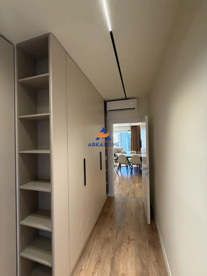 Tirane, jepet me qera apartament 3+1+Ballkon Kati 3, 127 m² 1.100 € (BULEVARDI RI)