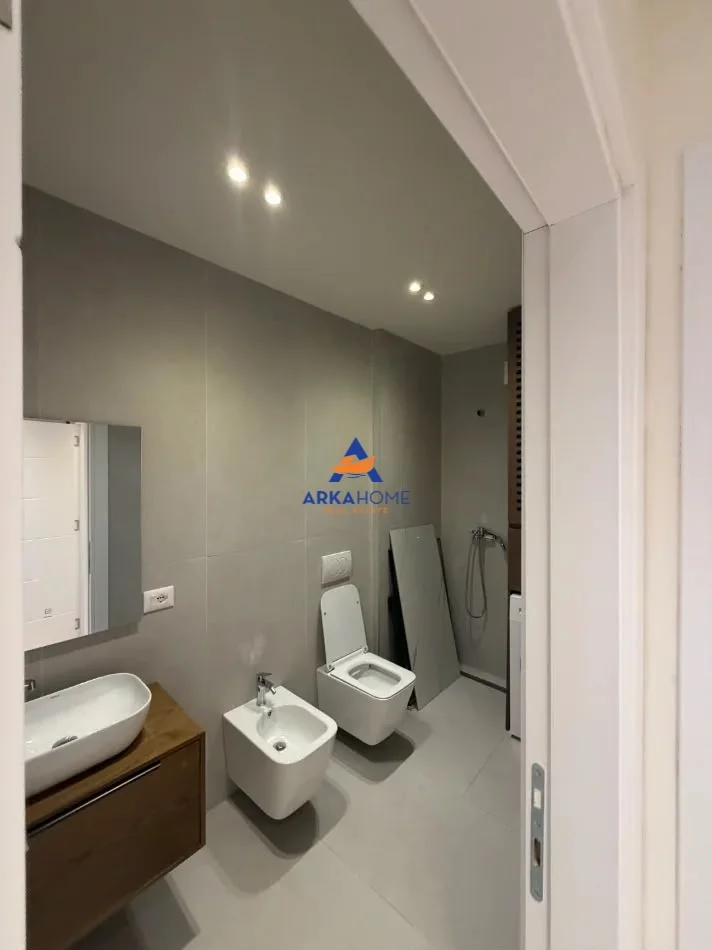 Tirane, jepet me qera apartament 3+1+Ballkon Kati 3, 127 m² 1.100 € (BULEVARDI RI)