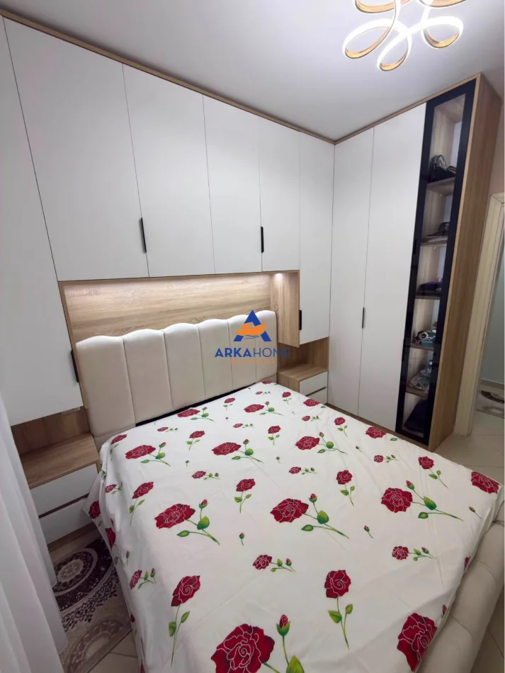 Tirane, shitet apartament 1+1+Ballkon Kati 2, 74 m² 216.216 € (LIQENI THATE)