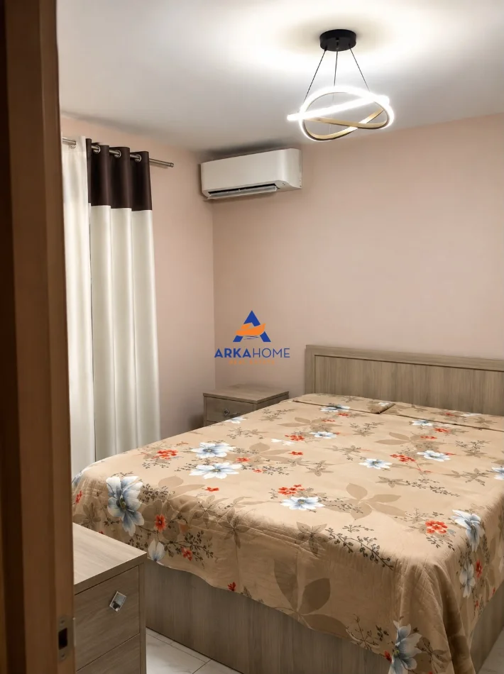 Tirane, jepet me qera apartament 1+1+Ballkon Kati 4, 75 m² 650 € (FERIT XHAJKO)