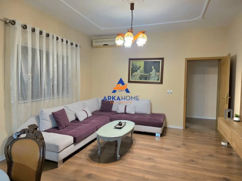Tirane, jepet me qera apartament 3+1+Ballkon Kati 2, 169 m² 864 € (ISH FUSHA AVIACIONIT)