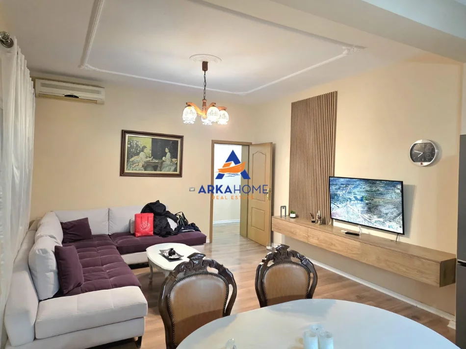 Tirane, jepet me qera apartament 3+1+Ballkon Kati 2, 169 m² 864 € (ISH FUSHA AVIACIONIT)