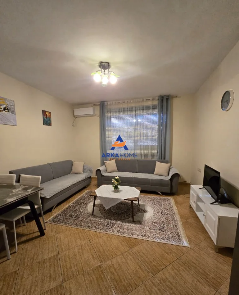 Tirane, jepet me qera apartament 2+1+Ballkon , 105 m² 800 € (RRUGA E KOSOVAREVE)