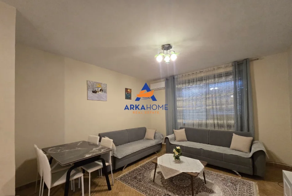 Tirane, jepet me qera apartament 2+1+Ballkon , 105 m² 800 € (RRUGA E KOSOVAREVE)