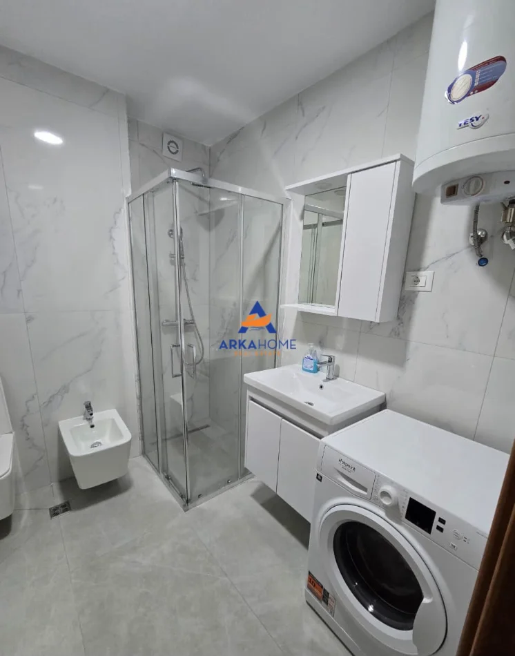 Tirane, jepet me qera apartament 2+1+Ballkon , 105 m² 800 € (RRUGA E KOSOVAREVE)