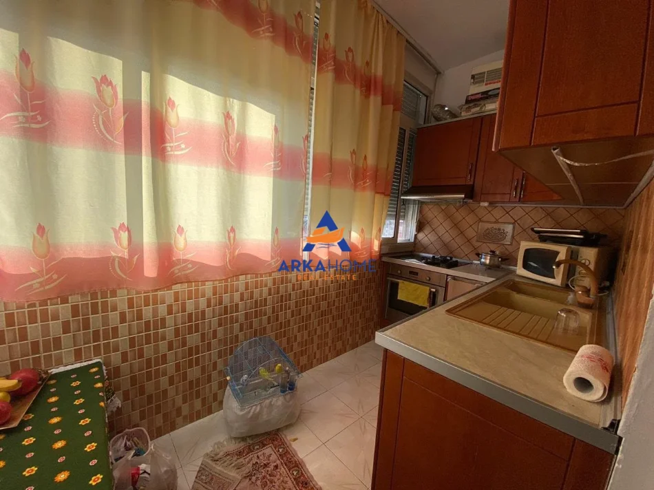 Tirane, jepet me qera apartament 2+1 Kati 7, 100 m² 594 € (SELITE)