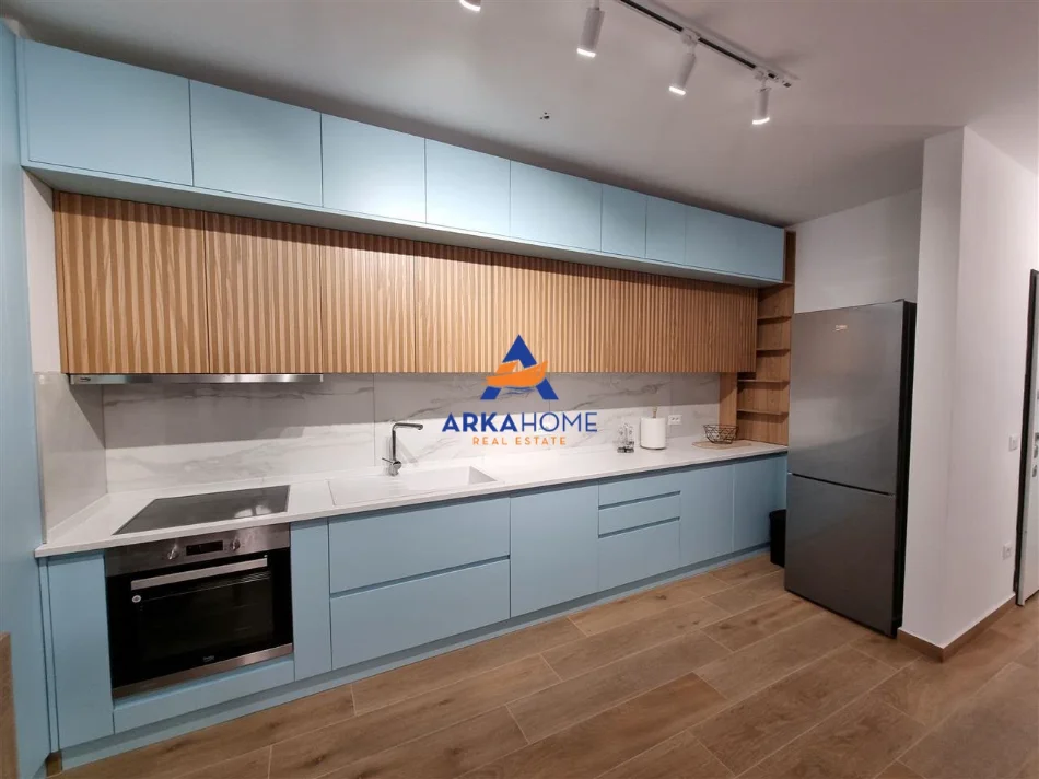 Tirane, jepet me qera apartament 2+1 Kati 8, 100 m² 750 € (RRUGA E DIBRES)