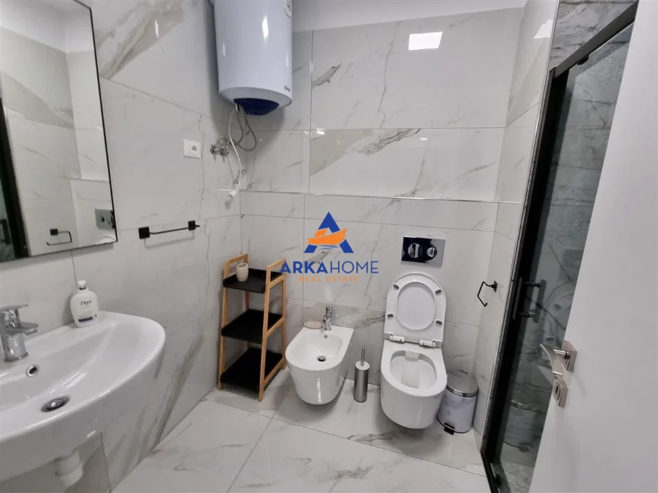 Tirane, jepet me qera apartament 2+1 Kati 8, 100 m² 750 € (RRUGA E DIBRES)