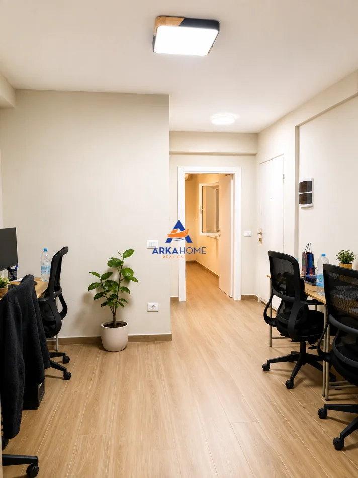 Tirane, jepet me qera zyre Kati 0, 50 m² 594 € (SHESHI WILSON)
