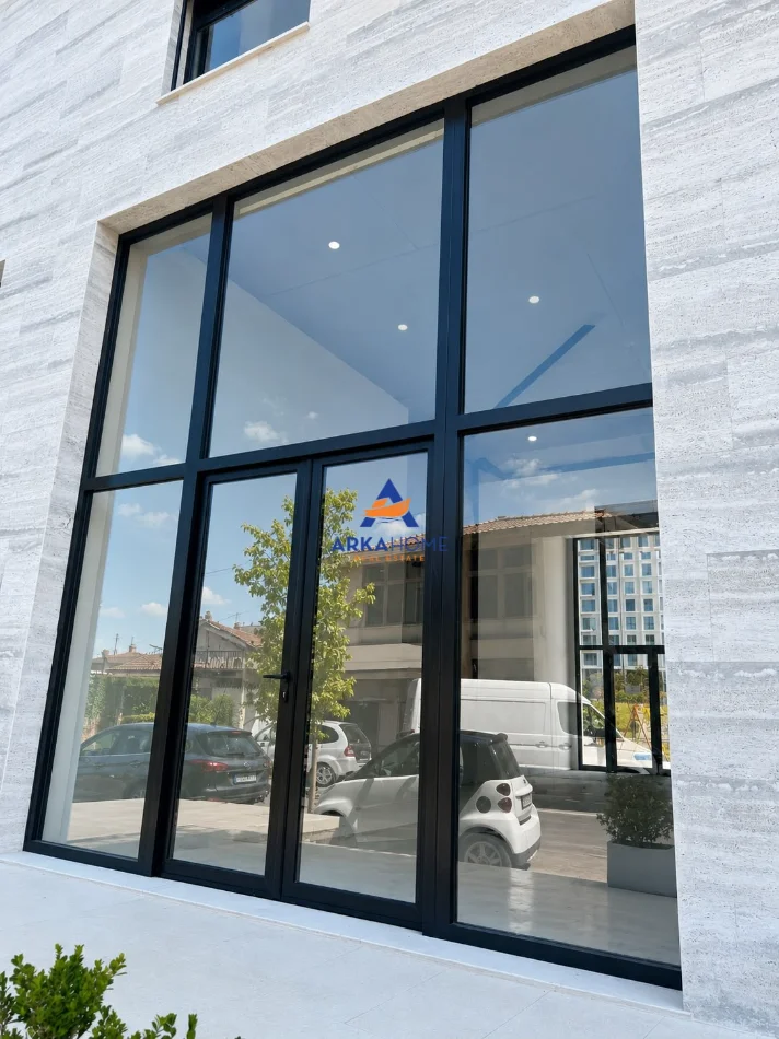 Tirane, jepet me qera dyqan Kati 0, 84 m² 1.729 € (JORDAN MISJA)
