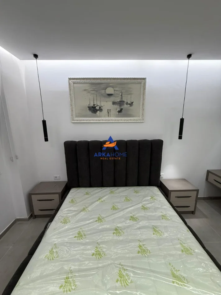 Tirane, jepet me qera 1+1 Kati 3, 70 m² 756 € (UNAZA RE)