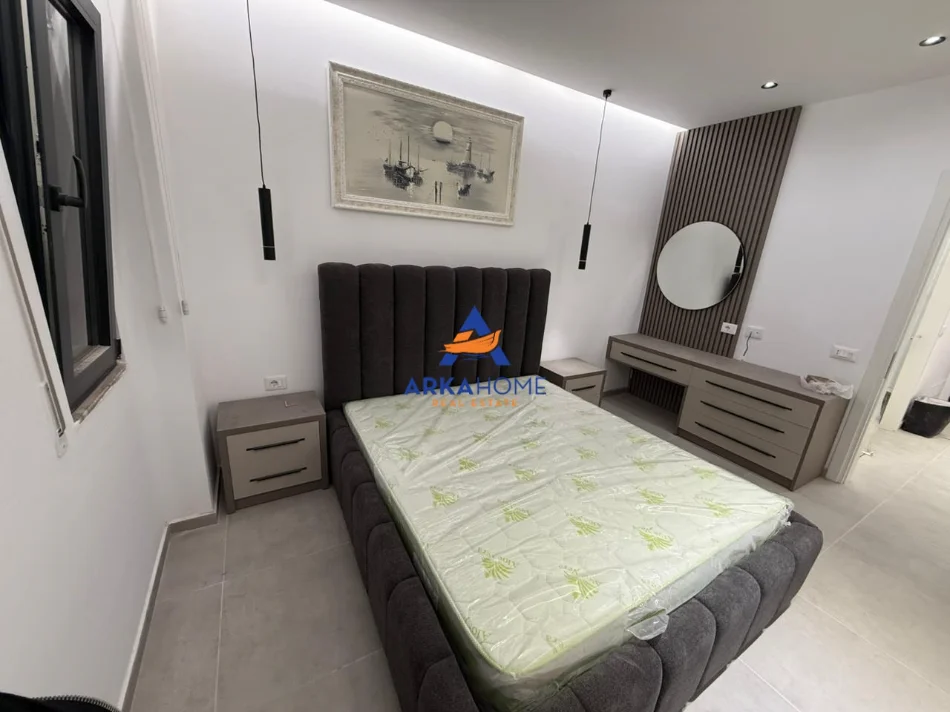 Tirane, jepet me qera 1+1 Kati 3, 70 m² 756 € (UNAZA RE)