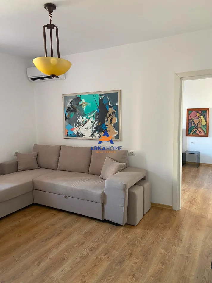 Tirane, jepet me qera apartament 1+1 Kati 2, 55 m² 670 € (RRUGA MALIQ MUCO)