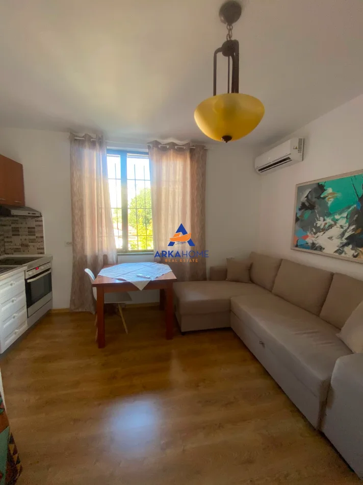 Tirane, jepet me qera apartament 1+1 Kati 2, 55 m² 670 € (RRUGA MALIQ MUCO)