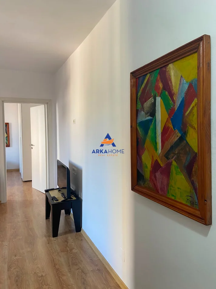 Tirane, jepet me qera apartament 1+1 Kati 2, 55 m² 670 € (RRUGA MALIQ MUCO)