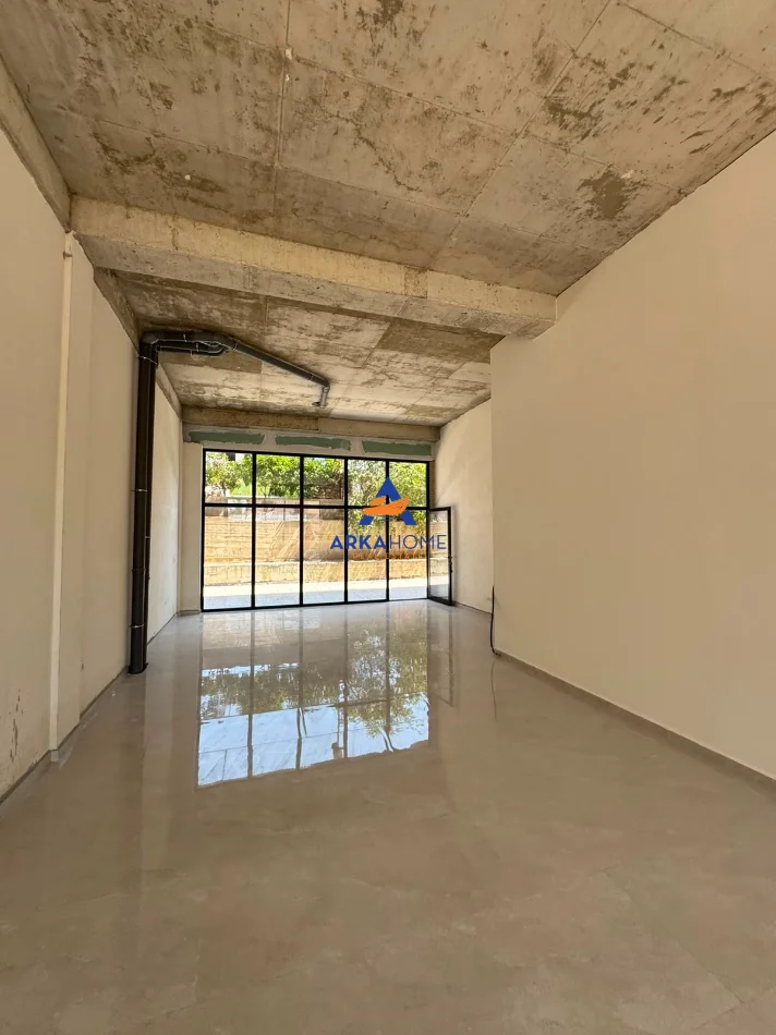 Tirane, jepet me qera ambjent biznesi Kati 0, 75 m² 864 € (PASKUQAN)
