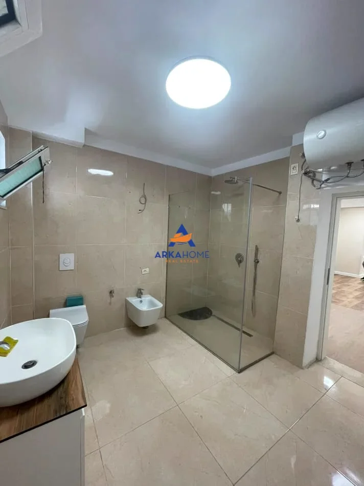 Tirane, jepet me qera zyre Kati 1, 110 m² 1.297 € (RRUGA MARGARITA TUTULANI)