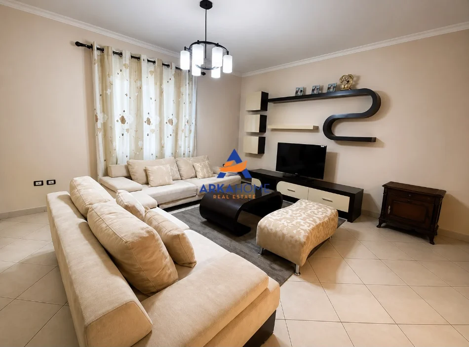 Tirane, jepet me qera apartament 3+1+Ballkon Kati 2, 152 m² 600 € (SELITE)