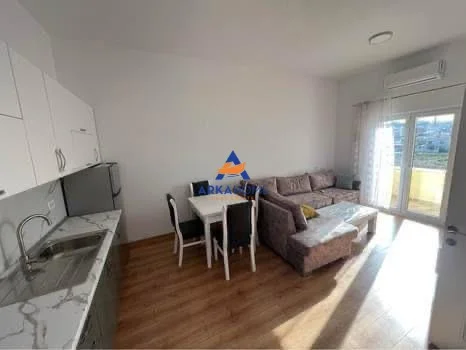 Tirane, jepet me qera apartament 2+1+Ballkon Kati 3, 80 m² 432 € (KAMEZ)