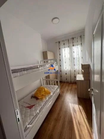 Tirane, jepet me qera apartament 2+1+Ballkon Kati 3, 80 m² 432 € (KAMEZ)