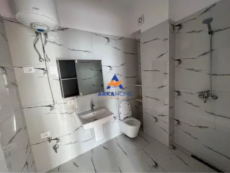 Tirane, jepet me qera apartament 2+1+Ballkon Kati 3, 80 m² 432 € (KAMEZ)