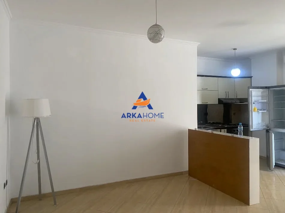 Tirane, jepet me qera apartament 2+1 Kati 3, 92 m² 540 € (GJIMNAZI ISMAIL QEMALI)