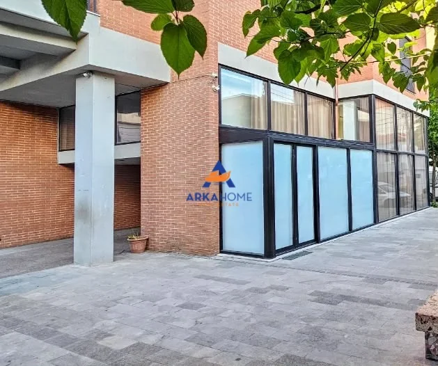 Tirane, shitet ambjent biznesi Kati 0, 44 m² (RRUGA QEMAL STAFA)