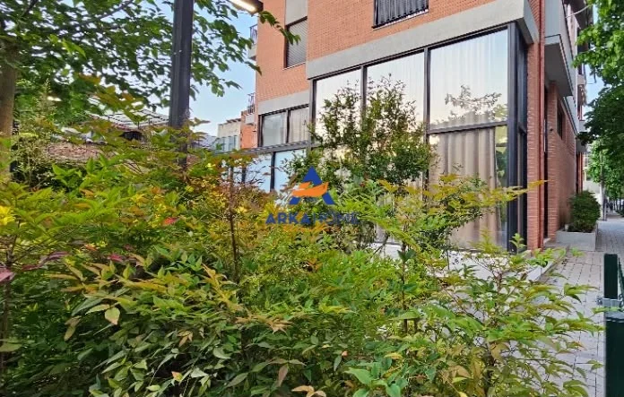 Tirane, shitet ambjent biznesi Kati 0, 44 m² (RRUGA QEMAL STAFA)