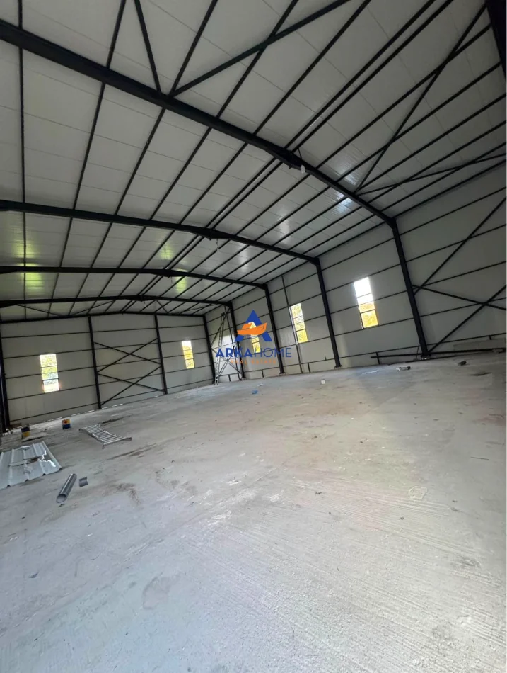 Tirane, jepet me qera ambjent biznesi Kati 0, 400 m² 2.162 € (PEZE)