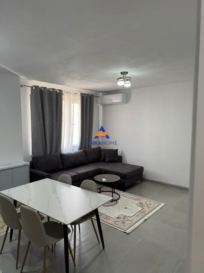 Tirane, jepet me qera apartament 1+1 Kati 7, 70 m² 500 € 