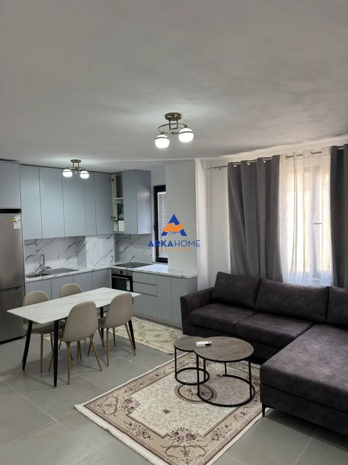 Tirane, jepet me qera apartament 1+1 Kati 7, 70 m² 500 € 