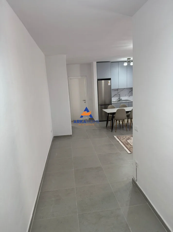 Tirane, jepet me qera apartament 1+1 Kati 7, 70 m² 500 € 