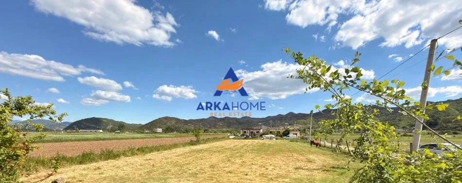 Tirane, shitet toke , 1.558 m² 151.351 € (FORTUZAJ)