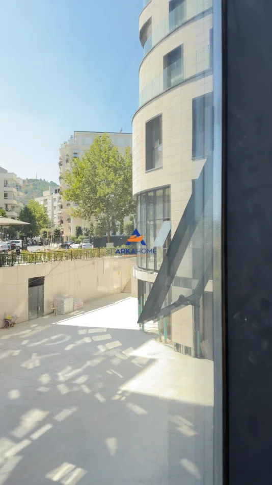 Tirane, shitet ambjent biznesi Kati 0, 129 m² 645.000 € 