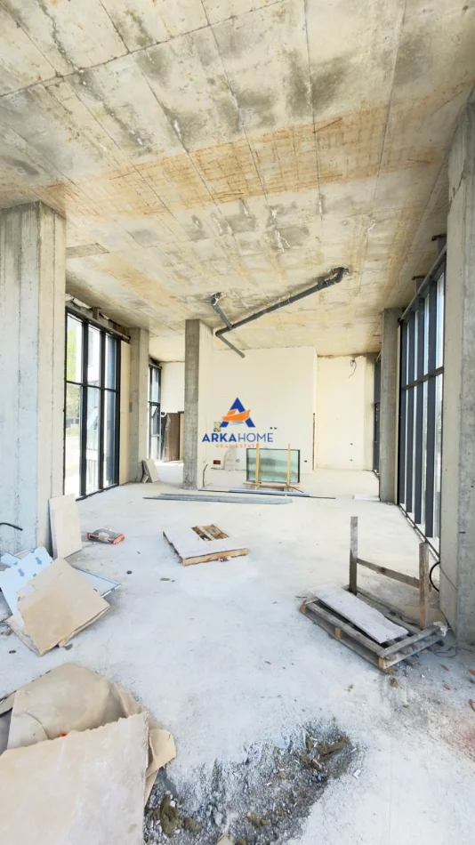 Tirane, shitet ambjent biznesi Kati 0, 129 m² 645.000 € 